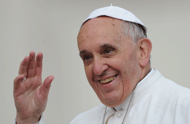 بابا الفاتيكان: نسمع خطباً تشبه خطب هتلر.. هذه أفكار&nbsp;مخيفة