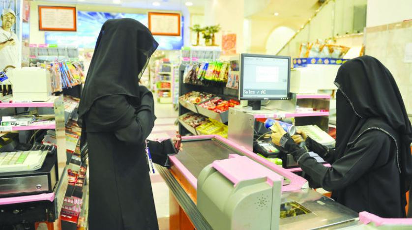 السعودية.. خطيب العيد يشبه المرأة العاملة بالتي تأكل بثدييها والوزارة تحيله للتحقيق