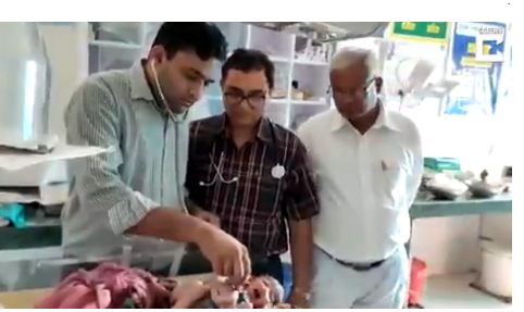 شاهد ولادة نادرة.. طفلة بـ”4 أرجل و3&nbsp;أياد”