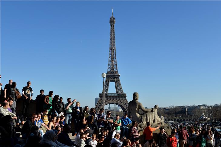 فرنسا: تشديد شروط منح الجنسية&nbsp;للاجئين