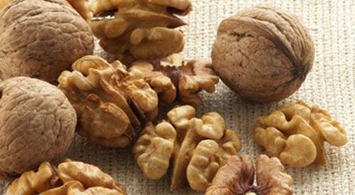 تعرف على فوائد الجوز على صحة&nbsp;النساء