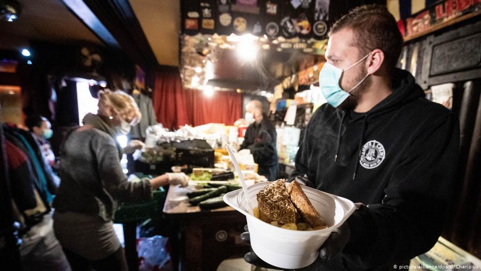 ألمانيا.. تعليق إجراءات اللجوء ولم الشمل&nbsp;والمقابلات