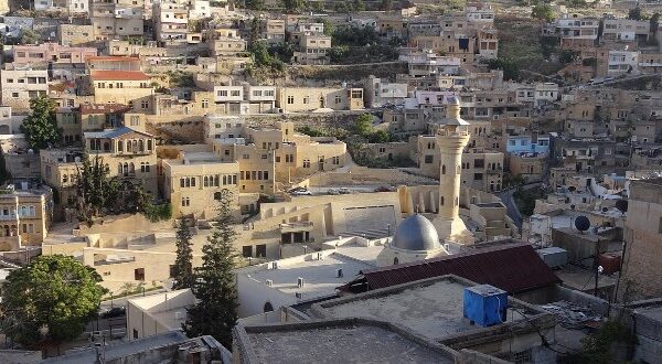 جريمة مروعة في أول أيام العيد.. يقتل شقيقاته الثلاث رمياً&nbsp;بالرصاص