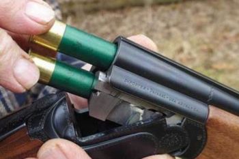 قتل ابنه وزوجته.. والسبب خلاف على قطعة&nbsp;أرض