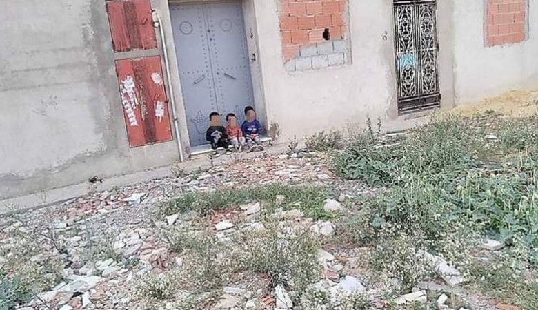 أم تونسية تترك أطفالها&nbsp;بالشارع