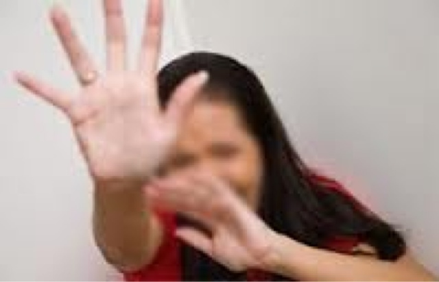 قتل زوجته وأشعل سيجارته قرب الجثة بانتظار&nbsp;الشرطة