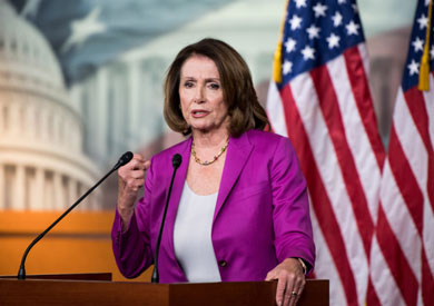 شاركت باقتحام الكونغرس وتحاول بيع كمبيوتر بيلوسي إلى&nbsp;روسيا