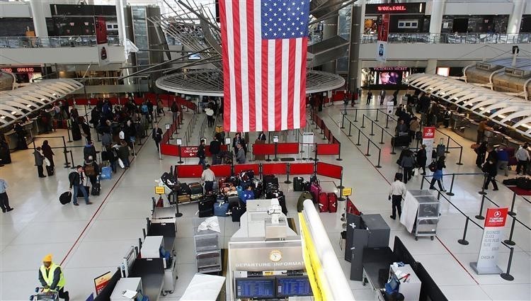 أميركا تخطط لفتح الحدود أمام المسافرين&nbsp;الأجانب